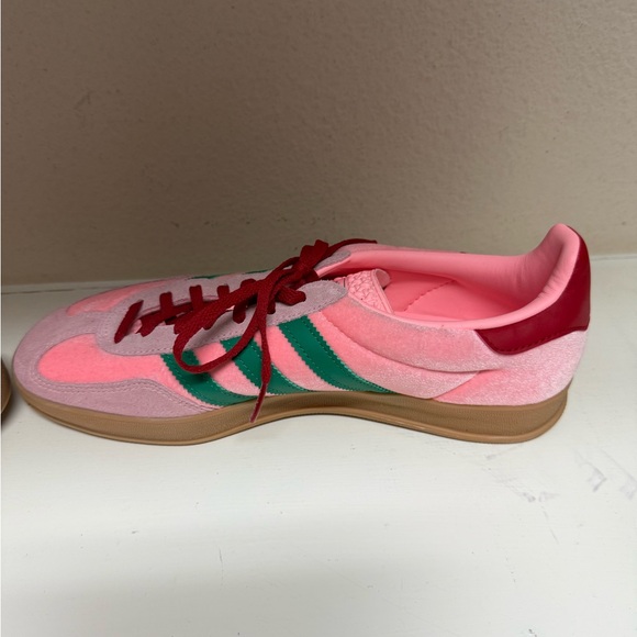 RARE Adidas Gazelle Pink Velvet with Green Stripes - Picture 4 of 11